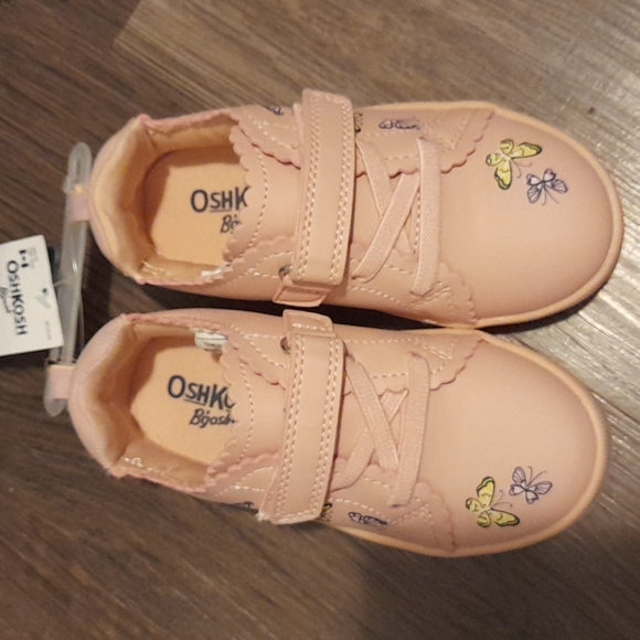 Super cute butterfly pink sneakers size 8 - Picture 2 of 5
